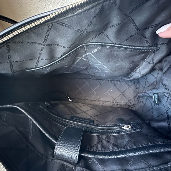 Black Michael Kors Tote - Like New!! - Picture 6 of 8